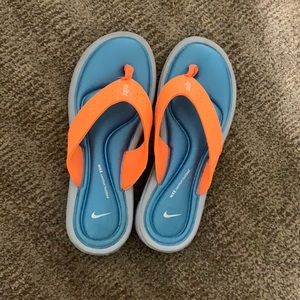 Nike flip flops